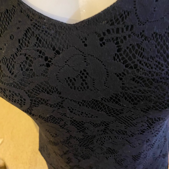Black lace dress size Medium. - Picture 5 of 12